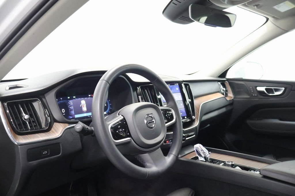Used 2023 Volvo XC60 B5 Ultimate w/ Climate Package image 15