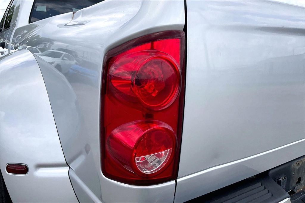 Used 2007 Dodge Ram 3500 Truck SLT image 19