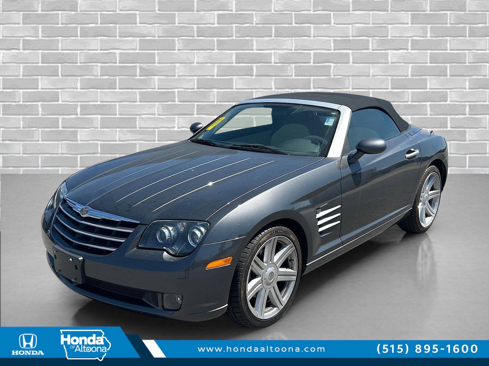 Used 2005 Chrysler Crossfire Limited RWD image 1