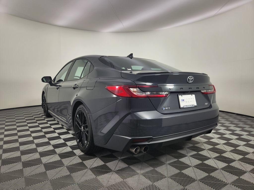 Used 2025 Toyota Camry SE FWD image 3