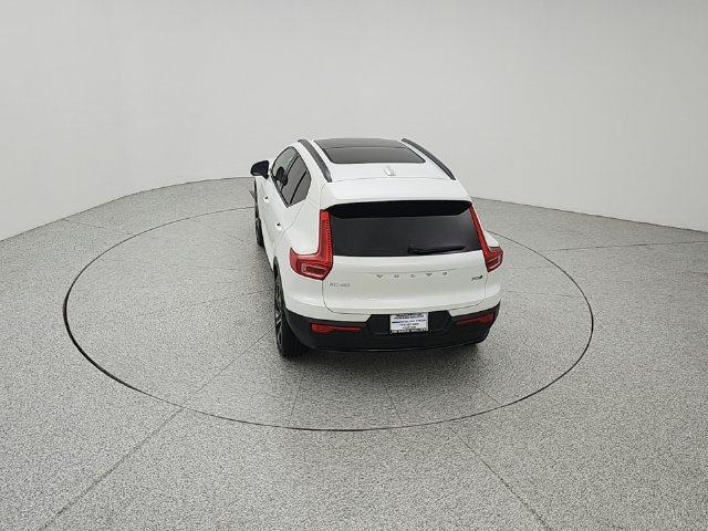 Certified 2025 Volvo XC40 B5 Ultra AWD/4WD image 18