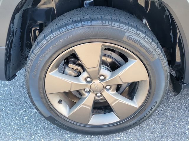 Used 2016 Jeep Cherokee 75th Anniversary FWD image 10