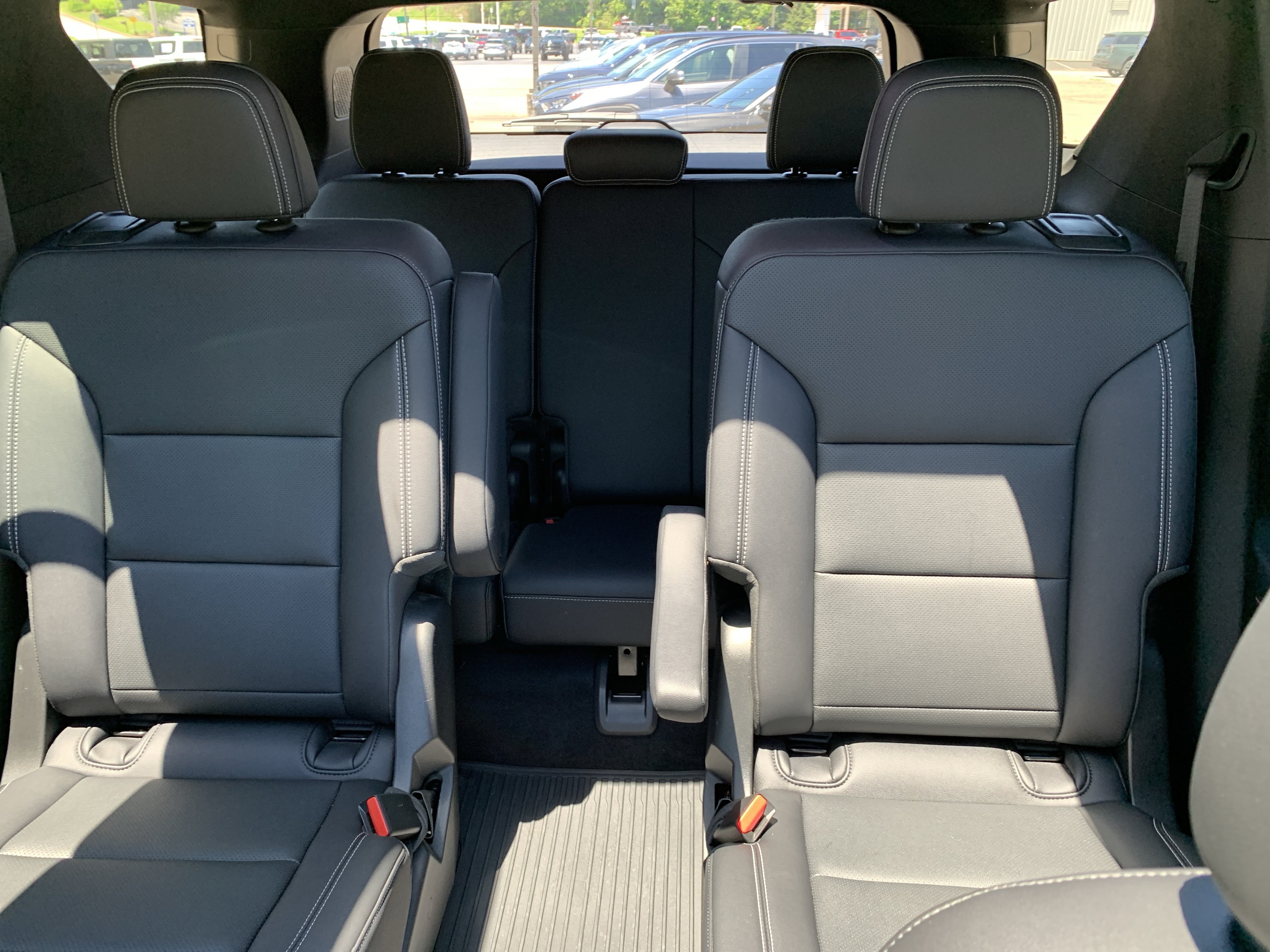 Used 2025 Chevrolet Traverse LT w/ Sun and Wheel Package FWD image 23