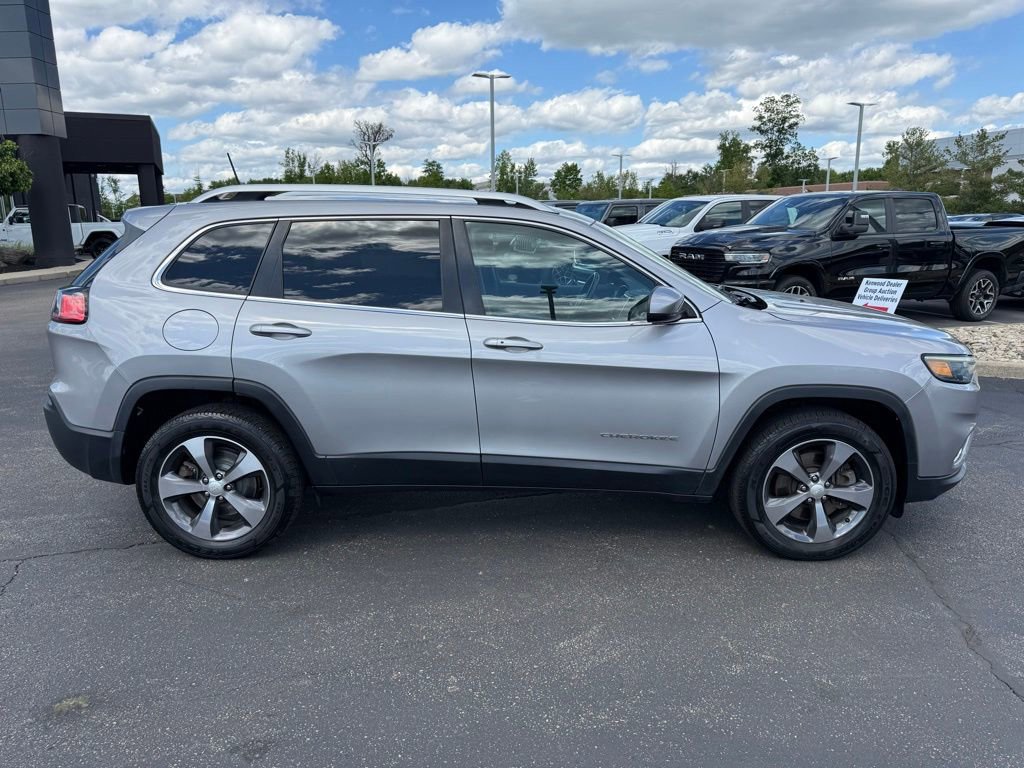 Used 2019 Jeep Cherokee Limited AWD/4WD image 2