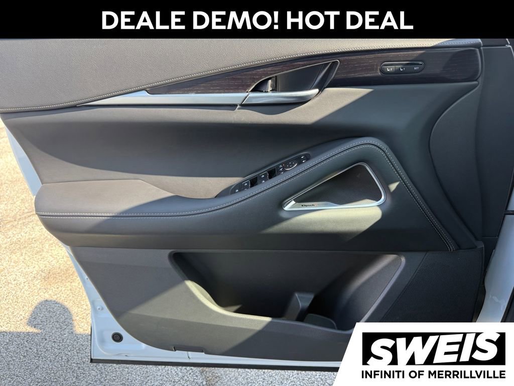 Certified 2026 INFINITI QX60 Autograph w/ Dark Cargo Package image 13