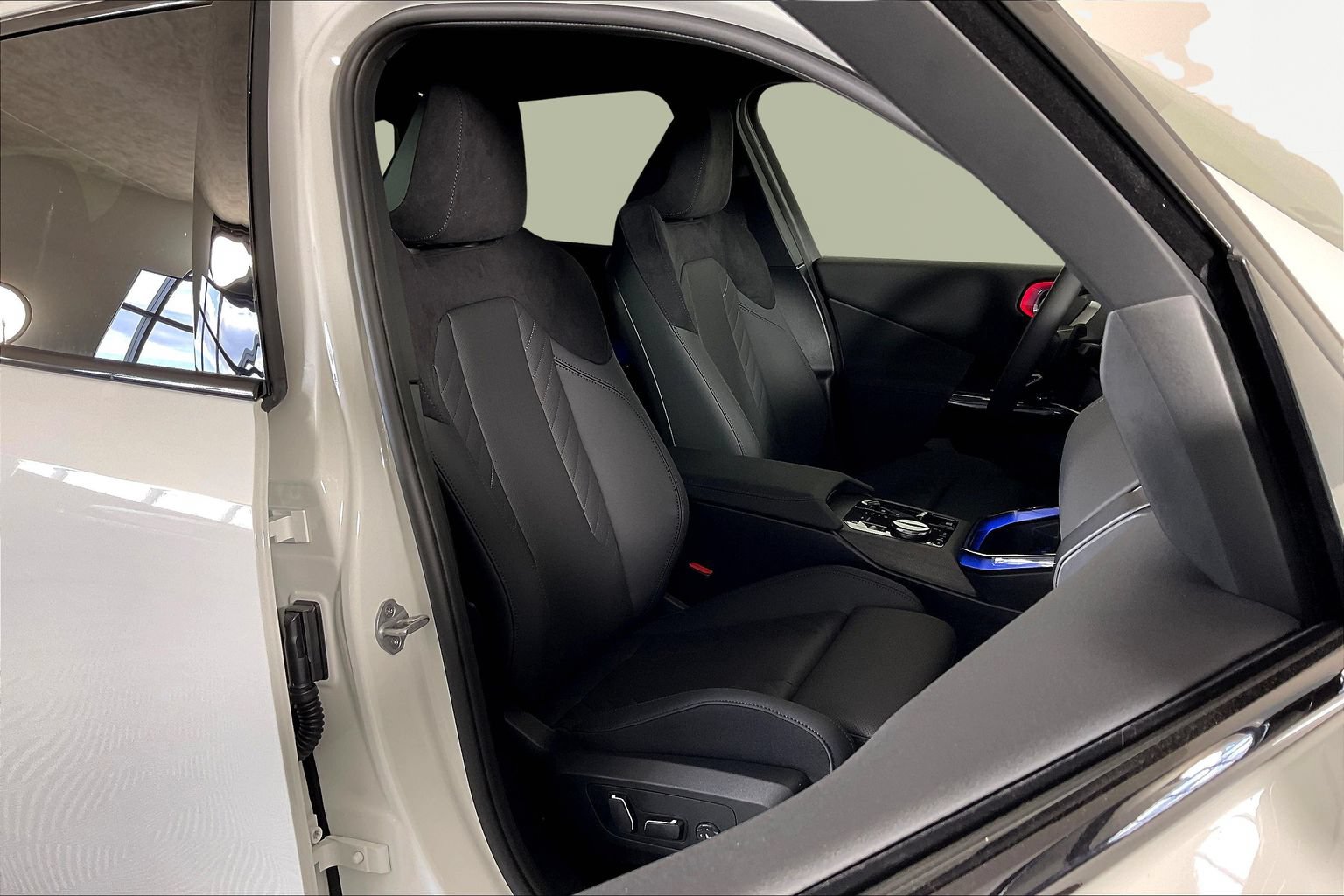 New 2026 BMW X3 xDrive30i w/ M Sport Package AWD/4WD image 11