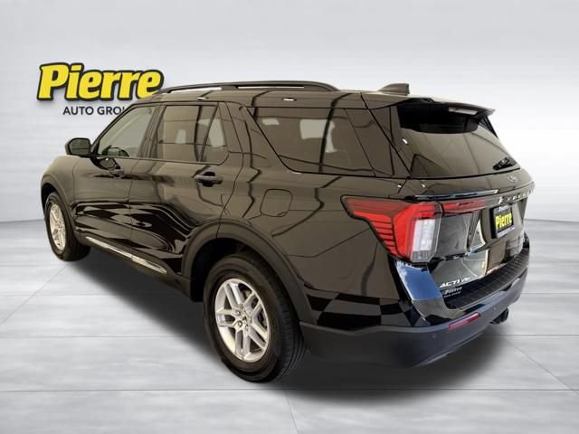 Used 2025 Ford Explorer Active AWD/4WD image 2