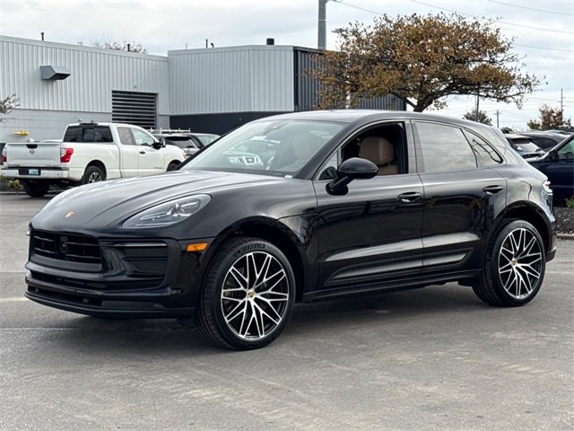 Used 2023 Porsche Macan Turbo image 1