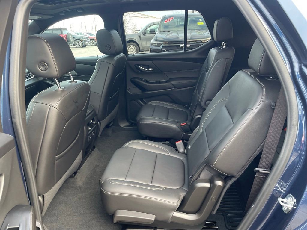 Used 2023 Chevrolet Traverse LT w/ LT Premium Package image 11
