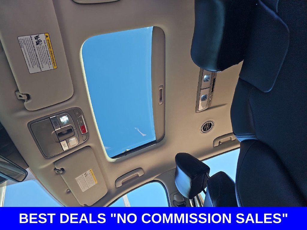 Used 2025 Kia Telluride S FWD image 32