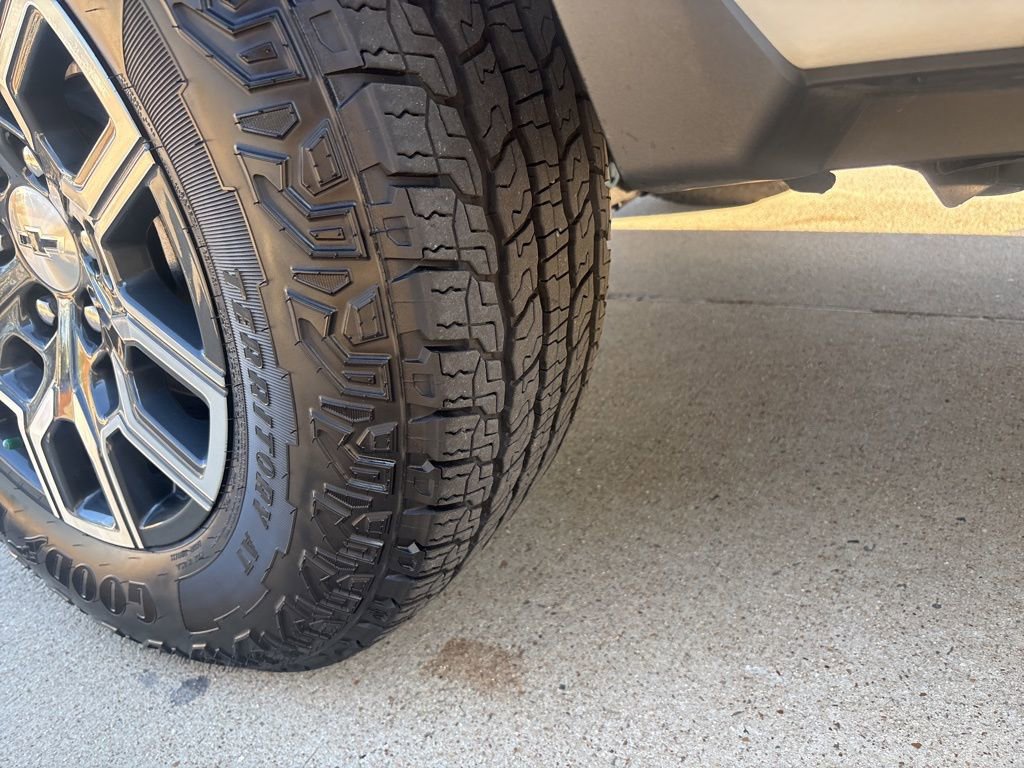 Used 2025 Chevrolet Colorado Z71 w/ Technology Package image 28