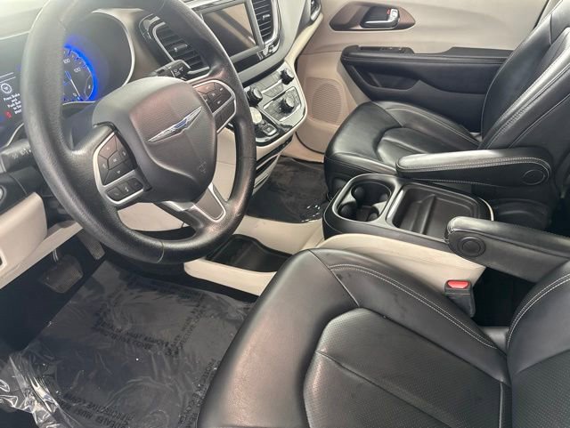 Used 2020 Chrysler Voyager Lxi FWD image 20