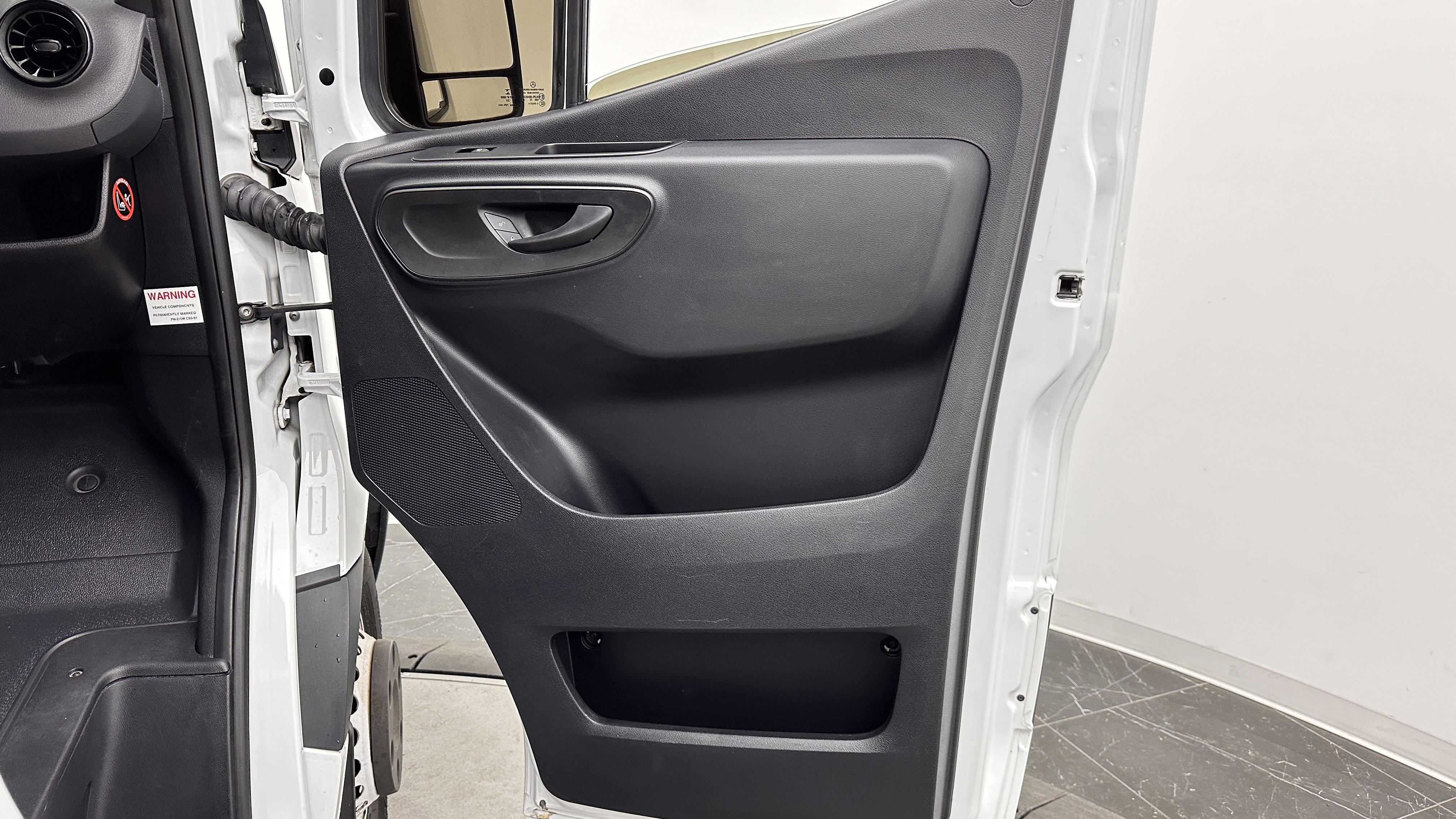 Used 2020 Freightliner Sprinter 3500 image 27