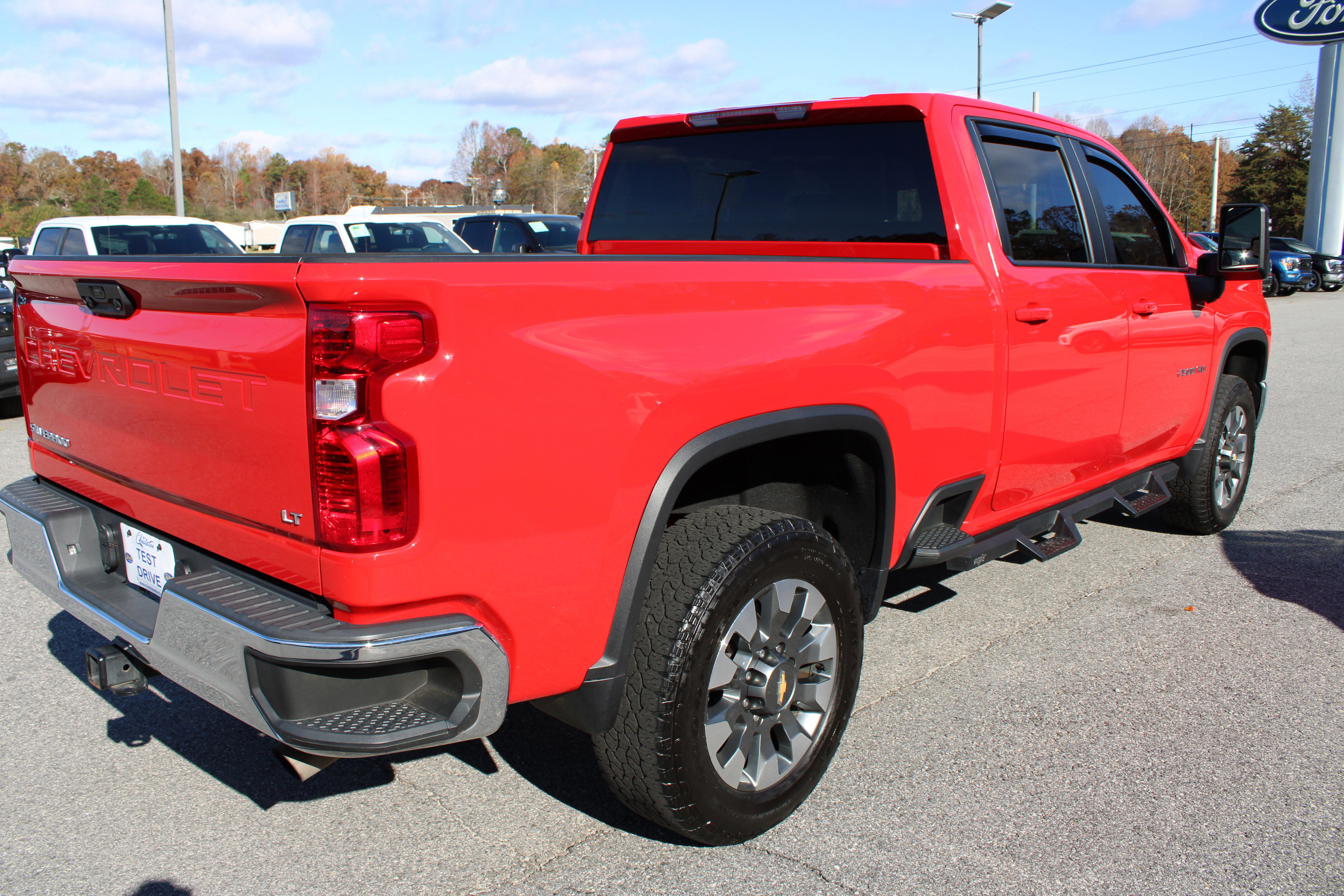 Used 2024 Chevrolet Silverado 2500 LT image 6