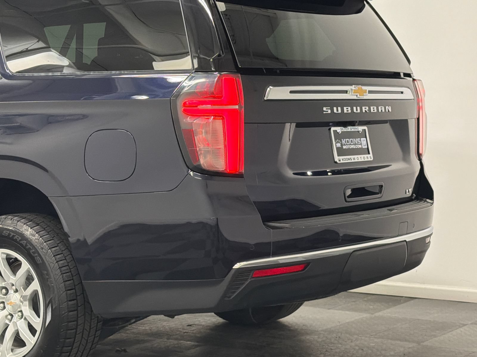 Used 2024 Chevrolet Suburban LT AWD/4WD image 7