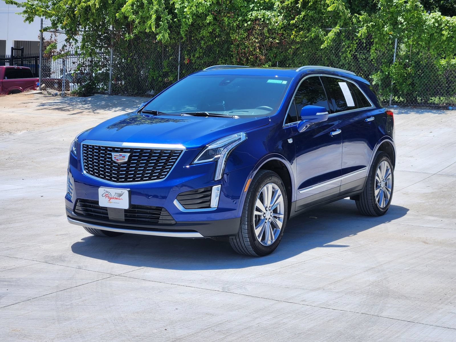 Used 2024 Cadillac XT5 Premium Luxury w/ Technology Package FWD image 2