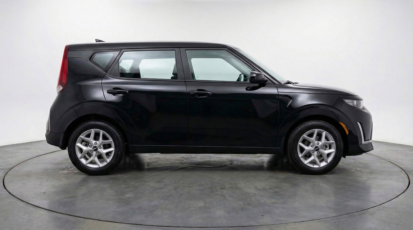 Used 2025 Kia Soul LX w/ LX Technology Package image 9