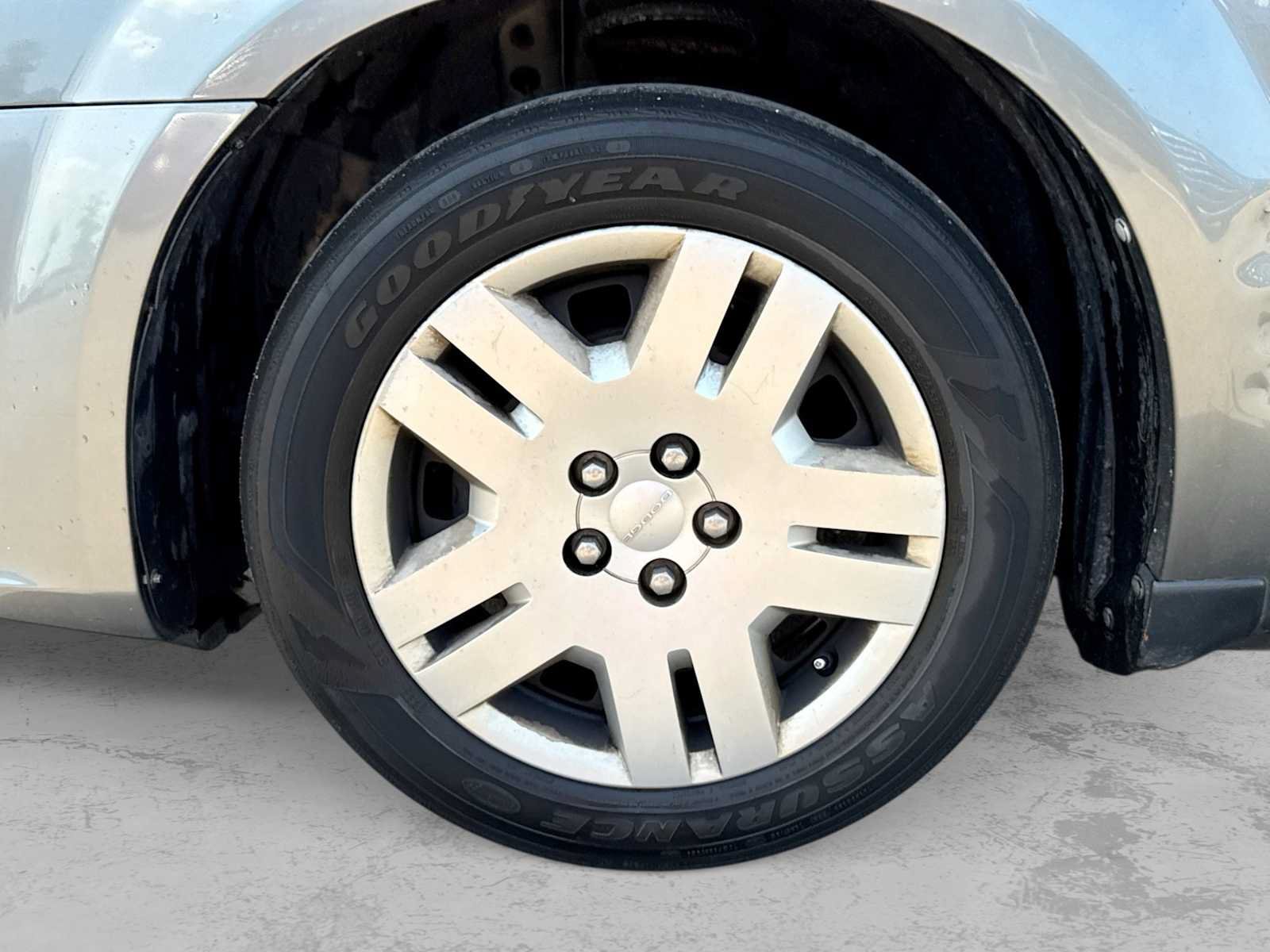 Used 2013 Dodge Avenger SE FWD image 12