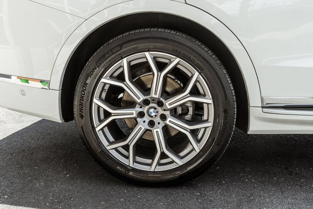 Used 2022 BMW X7 xDrive40i w/ Executive Package AWD/4WD image 38