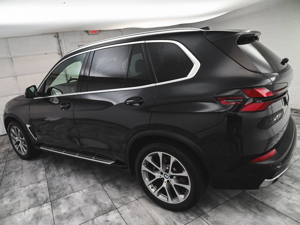 Used 2025 BMW X5 xDrive40i AWD/4WD image 4