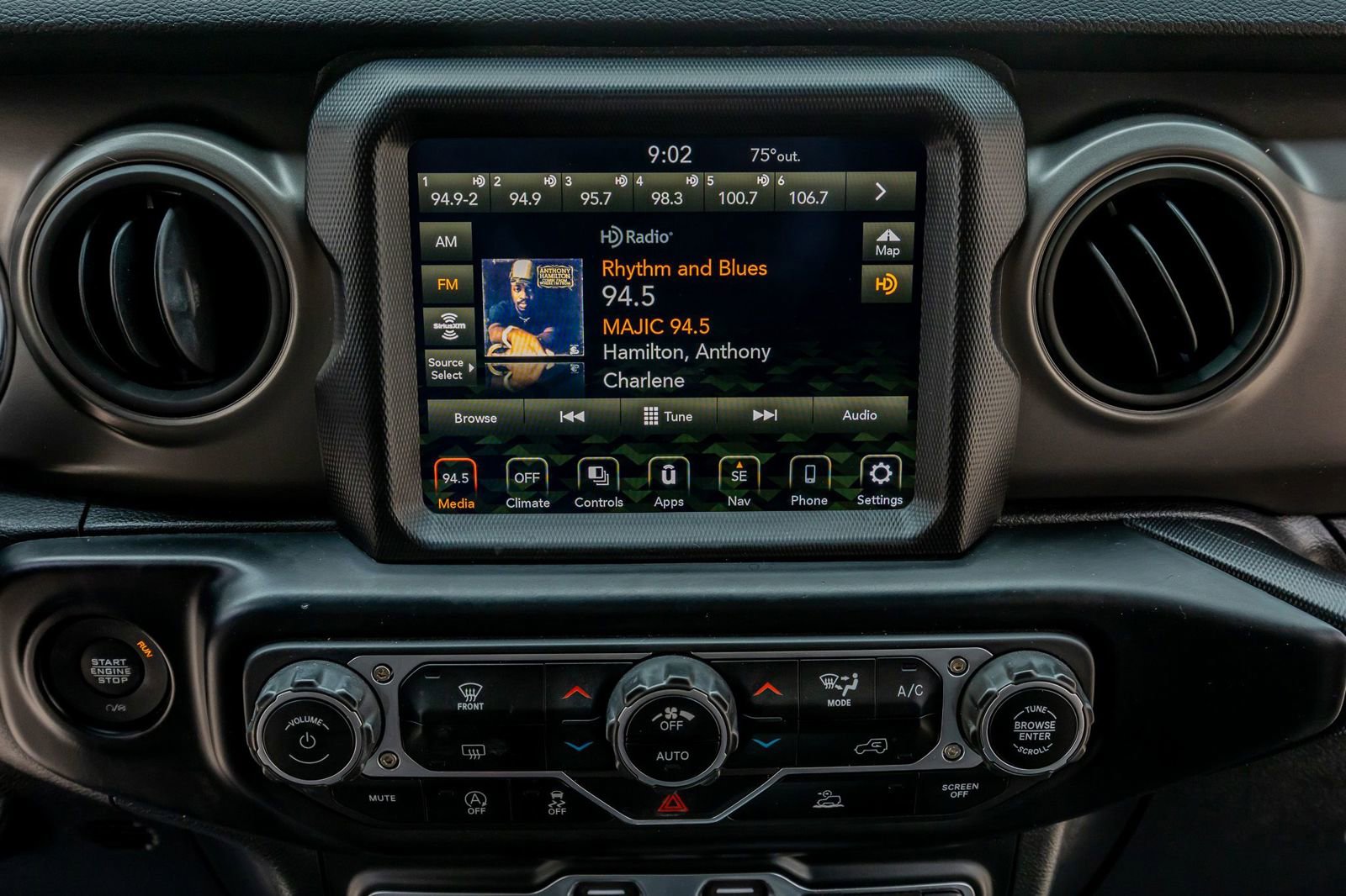 Used 2022 Jeep Wrangler Unlimited Sport image 24