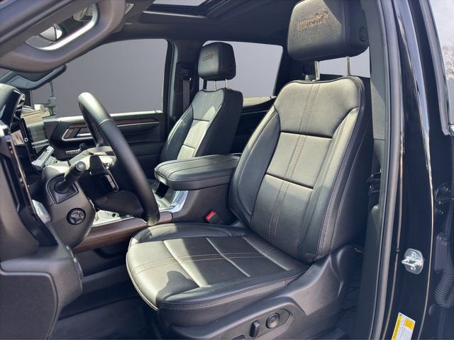 Used 2025 Chevrolet Silverado 1500 High Country w/ High Country Premium Package image 2