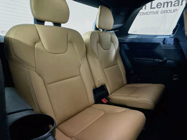 Used 2025 Volvo XC90 B6 Ultra w/ Protection Package Premier AWD/4WD image 28