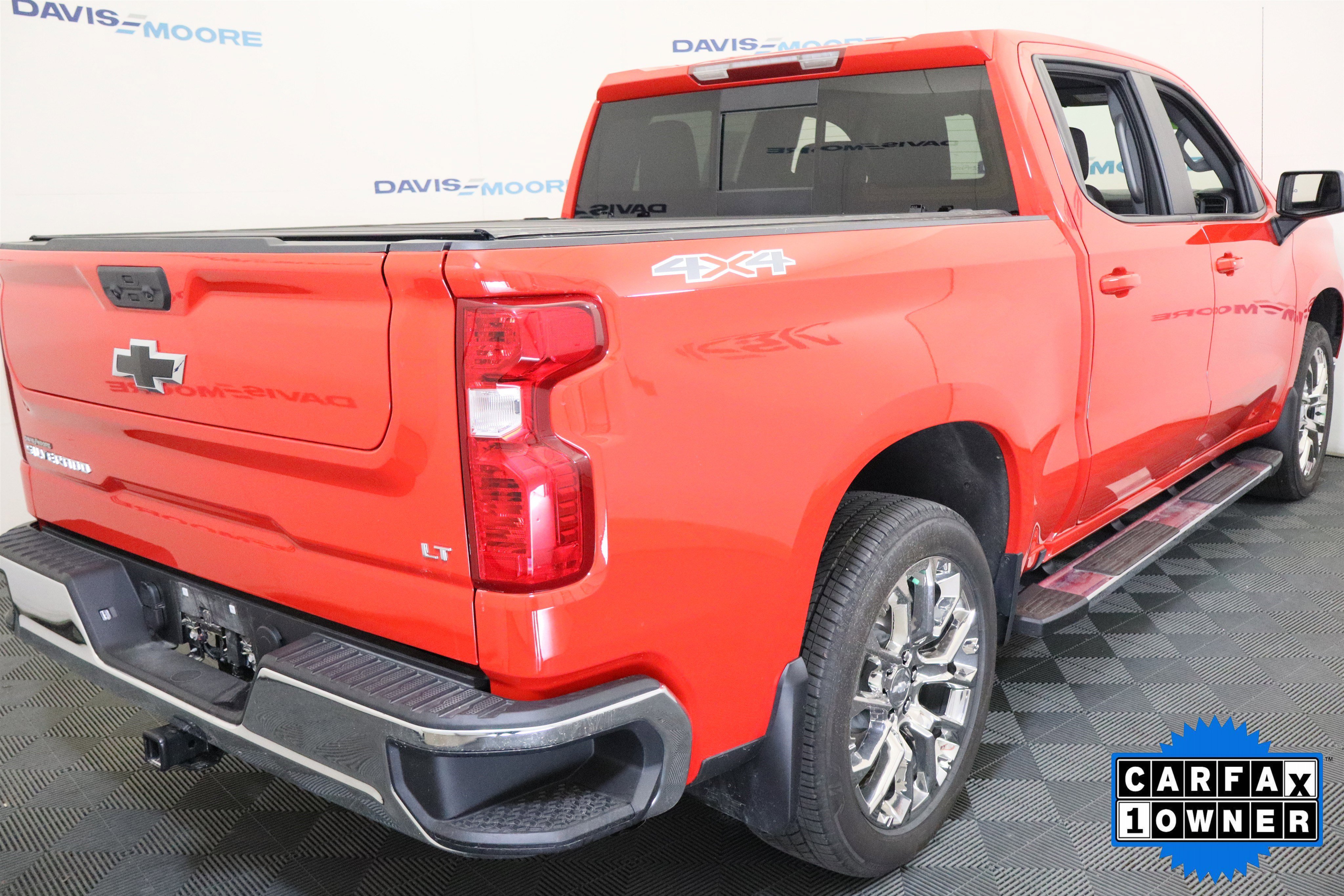 Used 2026 Chevrolet Silverado 1500 LT w/ Leather Package AWD/4WD image 6