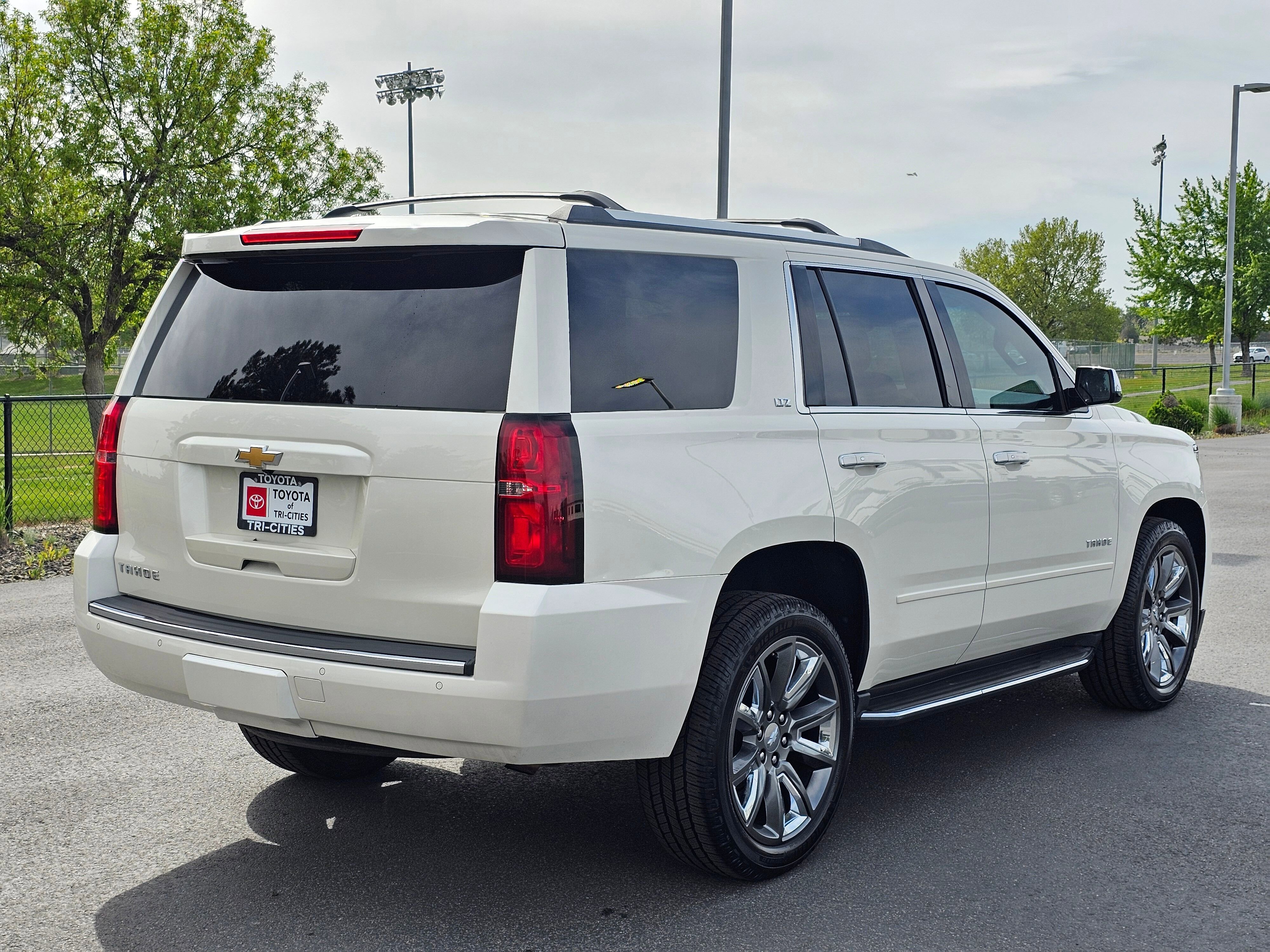 Used 2015 Chevrolet Tahoe LTZ AWD/4WD image 37