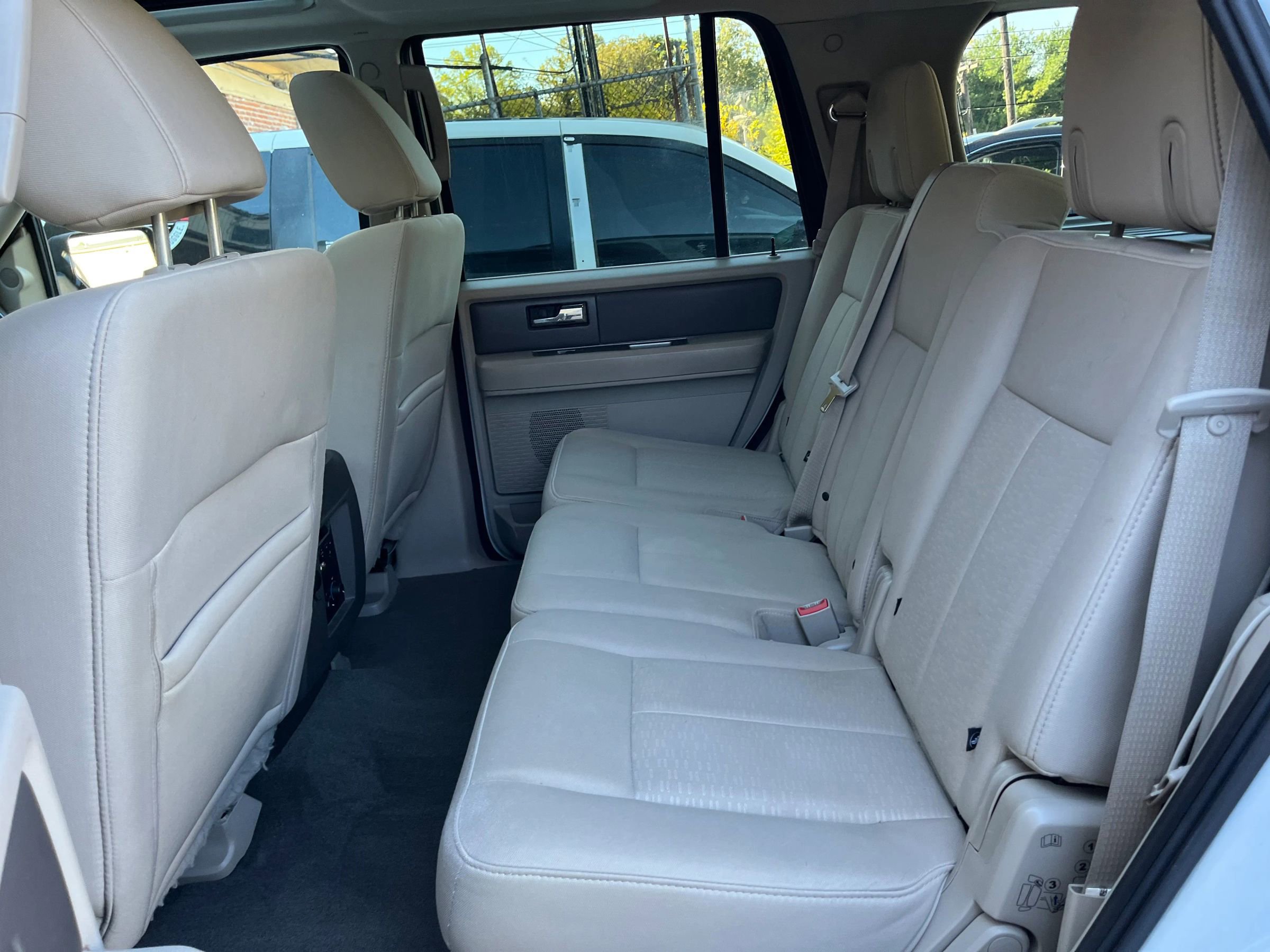 Used 2011 Ford Expedition XLT w/ HD Trailer Tow Pkg image 16