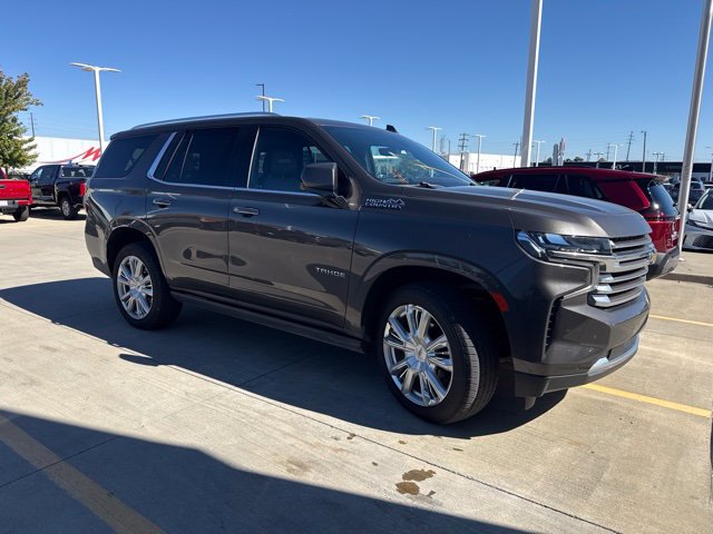 Used 2021 Chevrolet Tahoe High Country w/ Premium Package RWD image 2