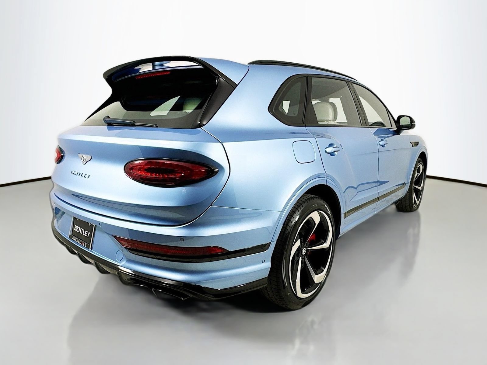 Certified 2025 Bentley Bentayga AWD/4WD image 8
