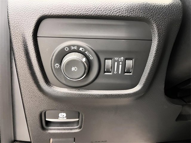 Used 2021 Jeep Grand Cherokee L Limited w/ MOPAR Finishing Package image 21