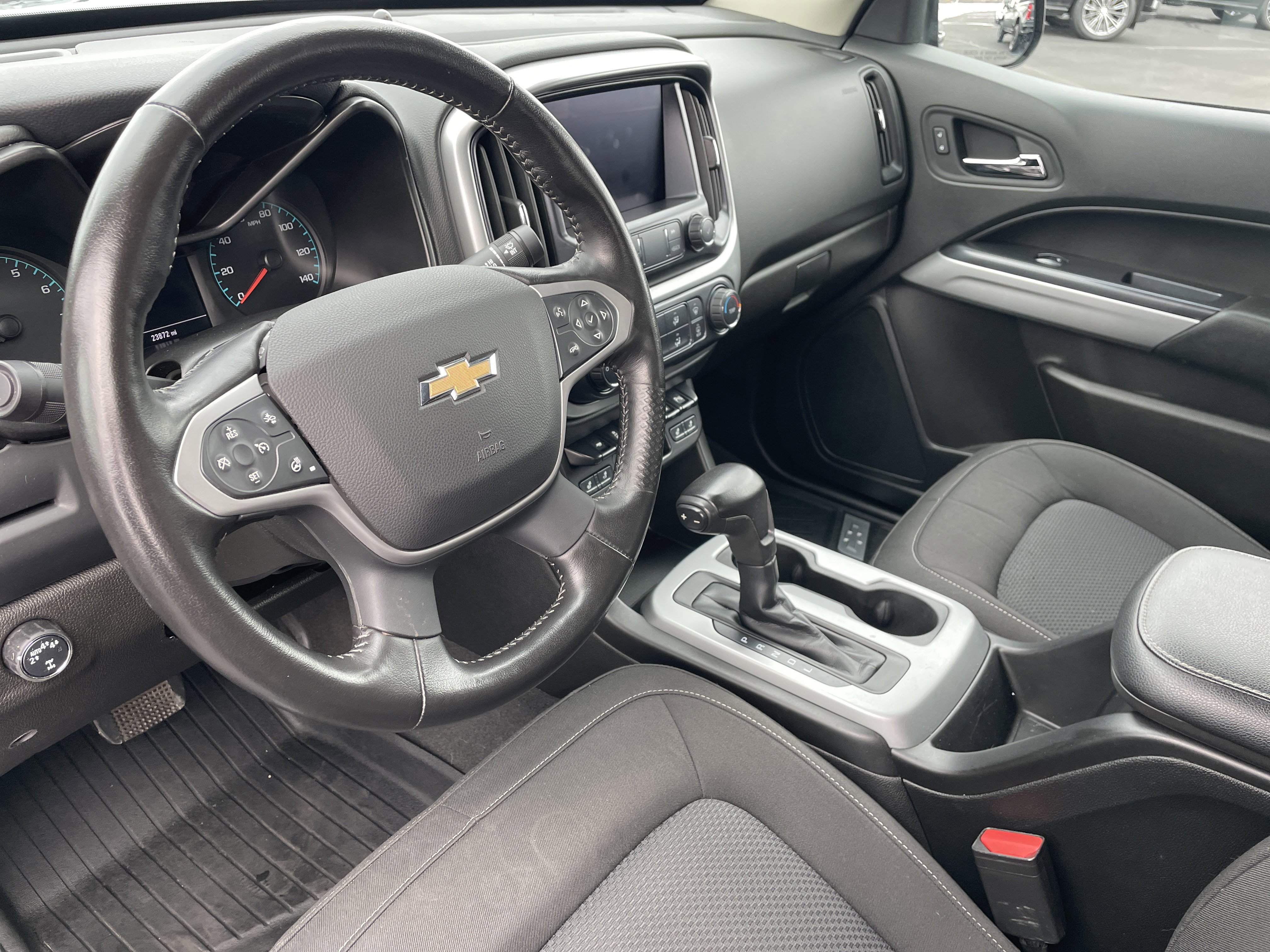 Used 2021 Chevrolet Colorado LT w/ Safety Package image 9