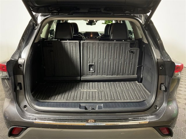 Used 2020 Toyota Highlander Platinum image 15