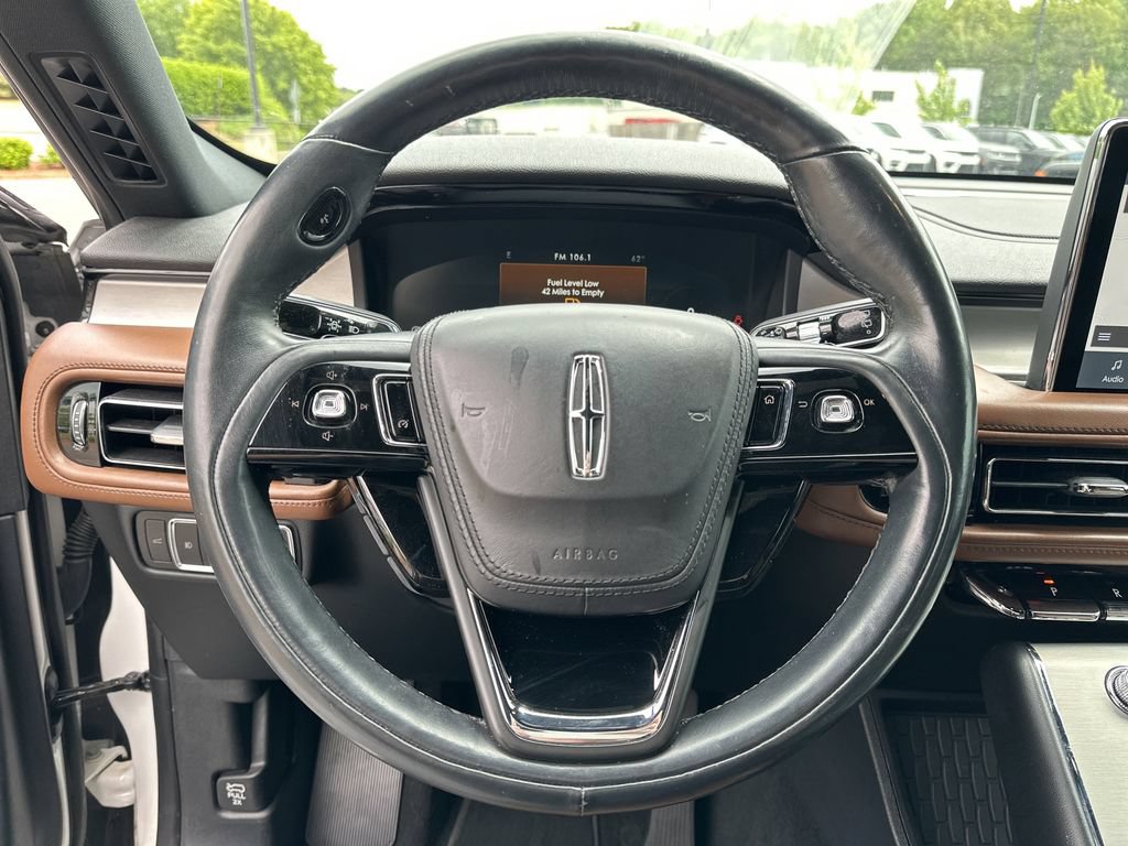 Used 2021 Lincoln Aviator Reserve w/ Elements Package Plus AWD/4WD image 12