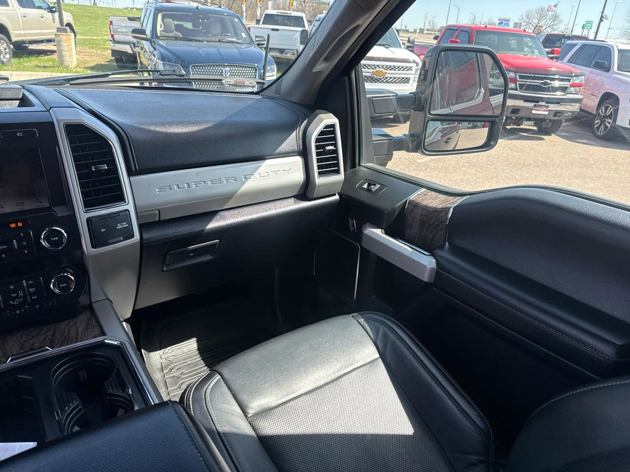 Used 2019 Ford F350 Lariat w/ Lariat Ultimate Package AWD/4WD image 32