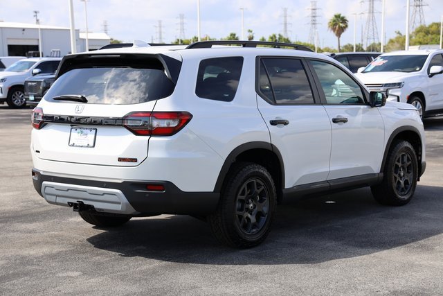 New 2025 Honda Pilot TrailSport image 8