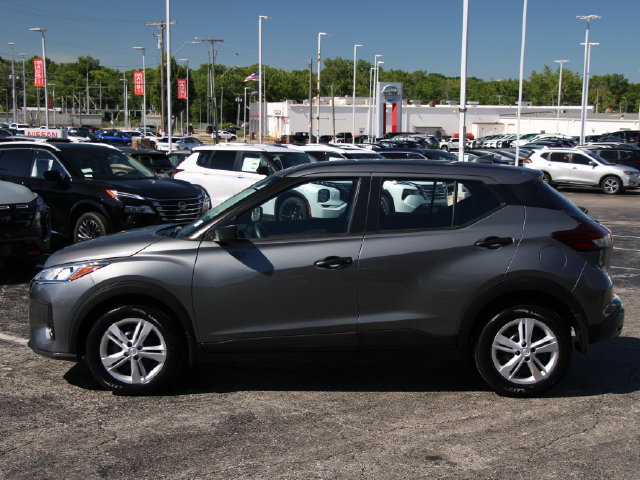 Certified 2025 Nissan Kicks Play S FWD image 2