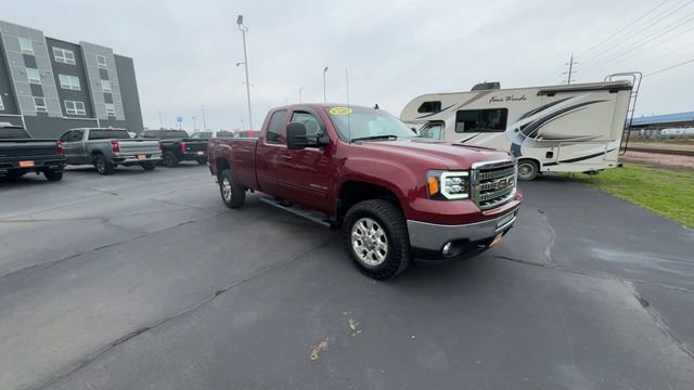 Used 2013 GMC Sierra 2500 SLT w/ Suspension Package, Off-Road AWD/4WD image 2