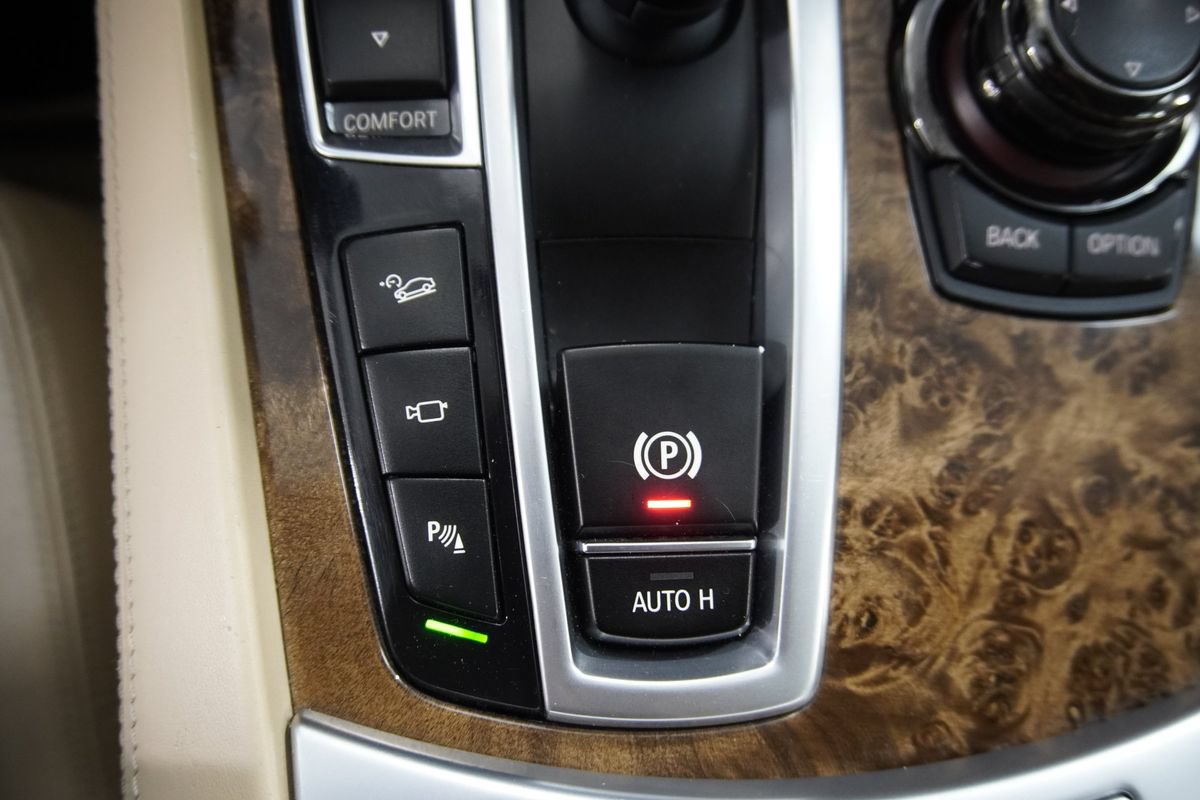 Used 2013 BMW 740Li xDrive w/ Executive Pkg AWD/4WD image 27