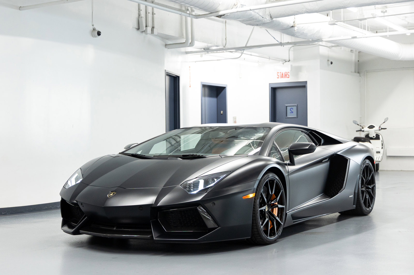 Used 2014 Lamborghini Aventador LP 700-4 AWD/4WD image 3