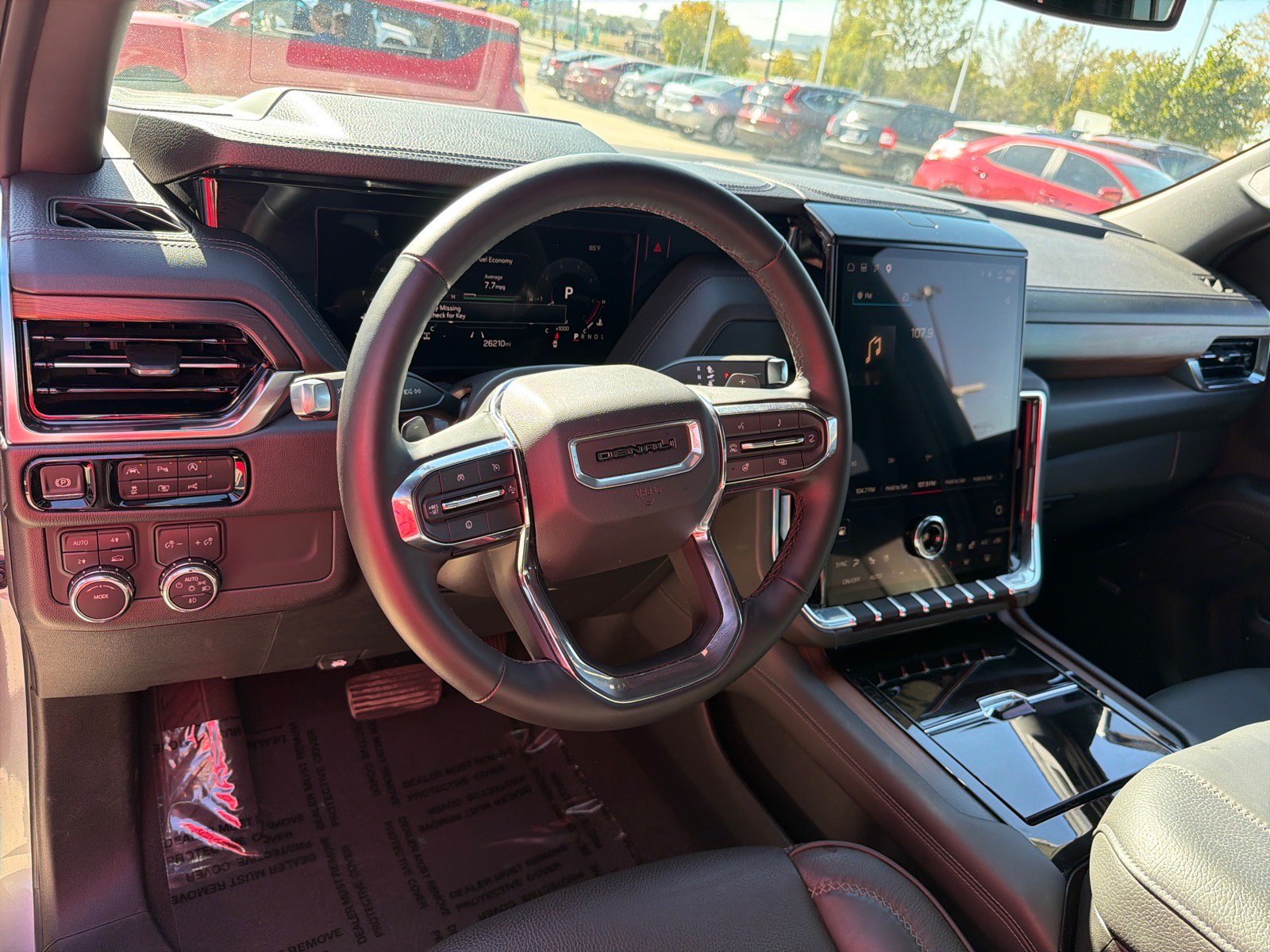 Used 2025 GMC Yukon XL Denali AWD/4WD image 15