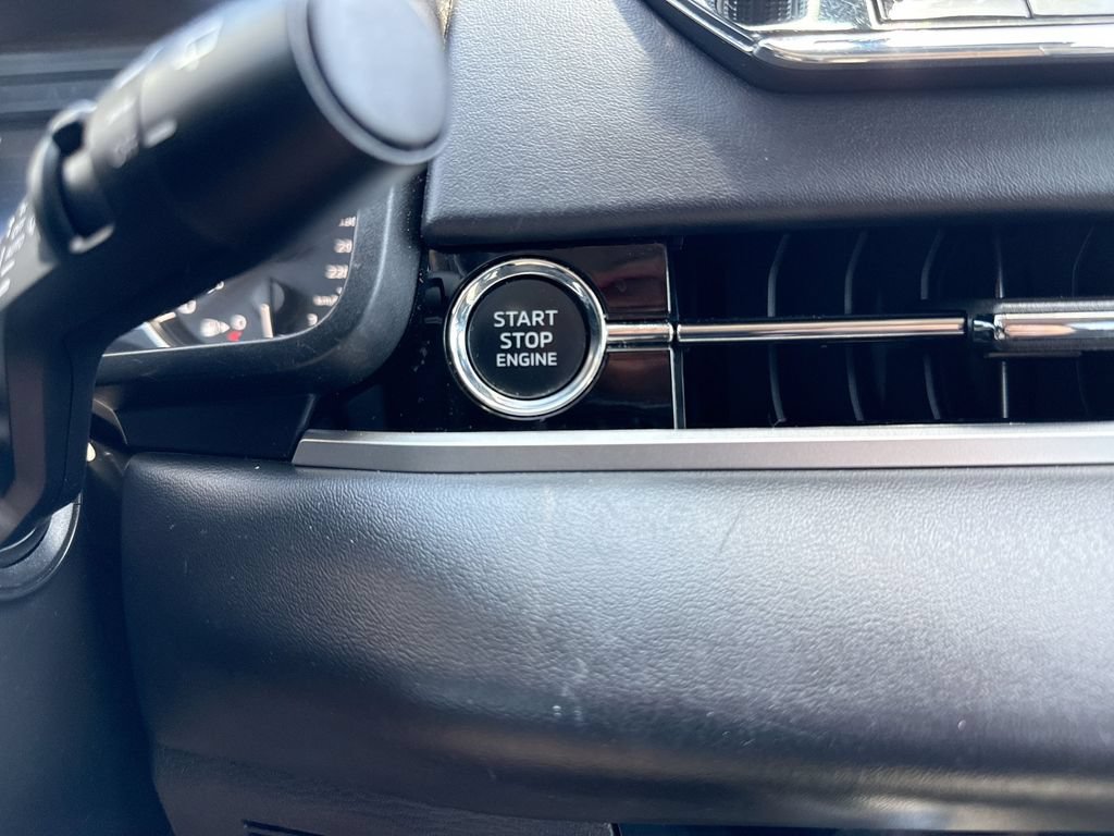 Used 2024 Mitsubishi Outlander SE FWD image 19