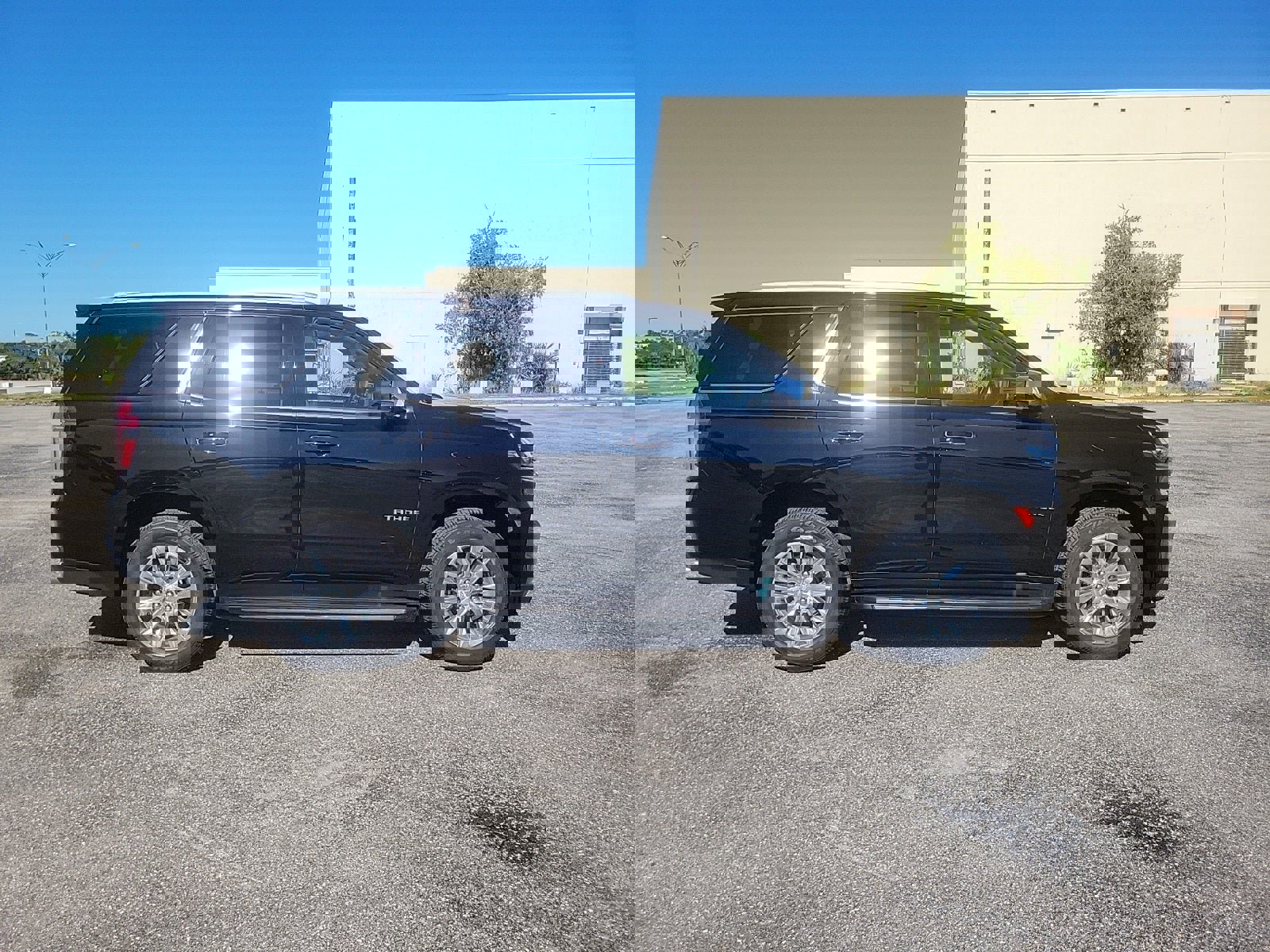 Used 2021 Chevrolet Tahoe Premier w/ Premium Package image 28