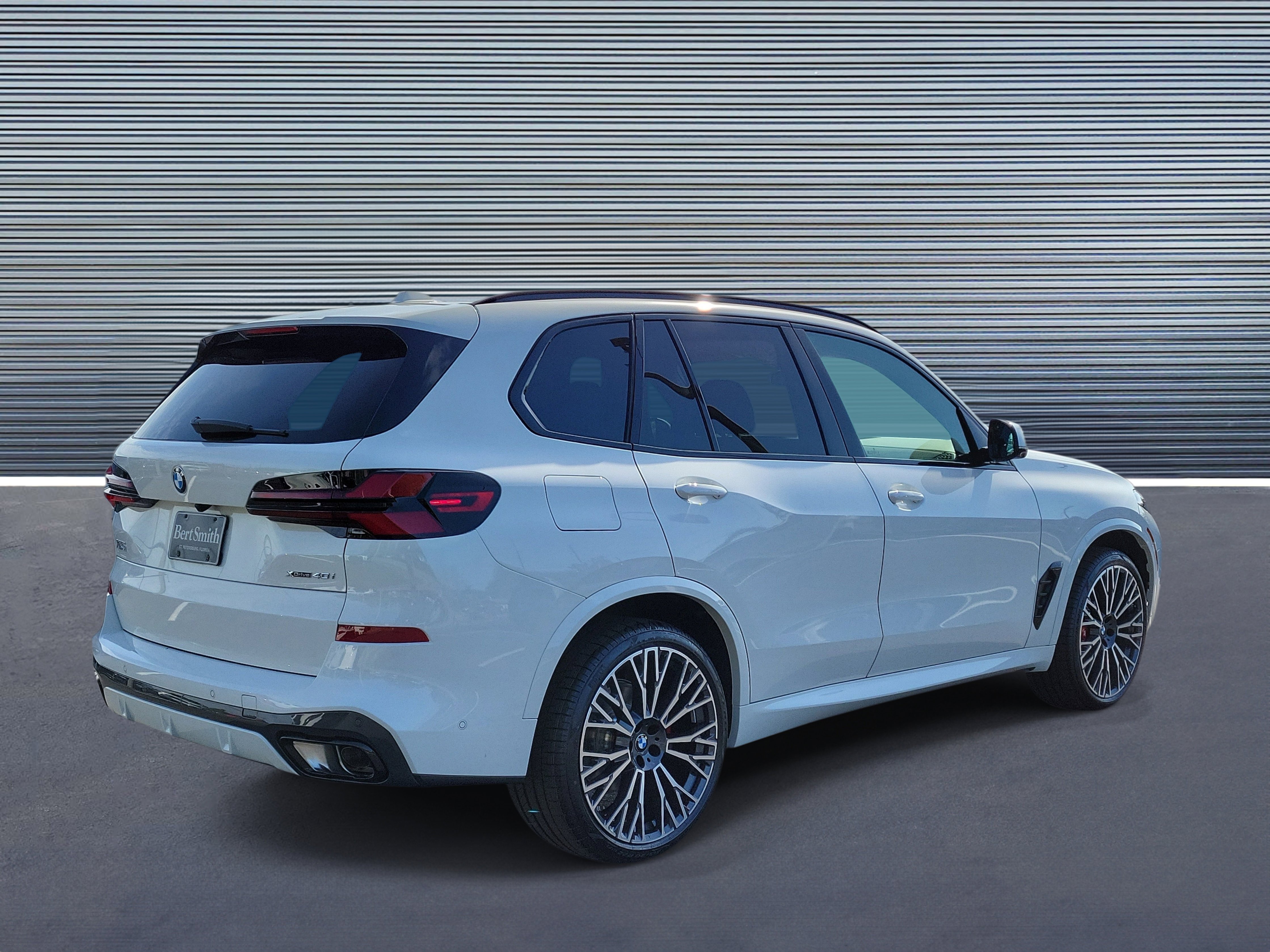 New 2026 BMW X5 xDrive40i w/ Executive Package image 3