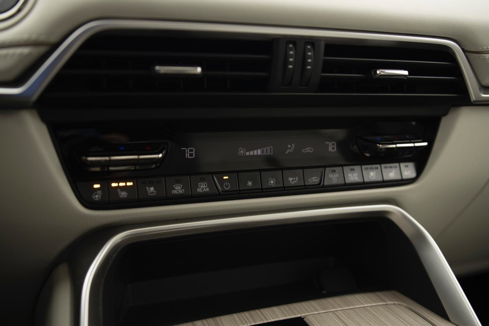 Used 2024 MAZDA CX-90 Plug-In Hybrid w/ Premium Plus image 9