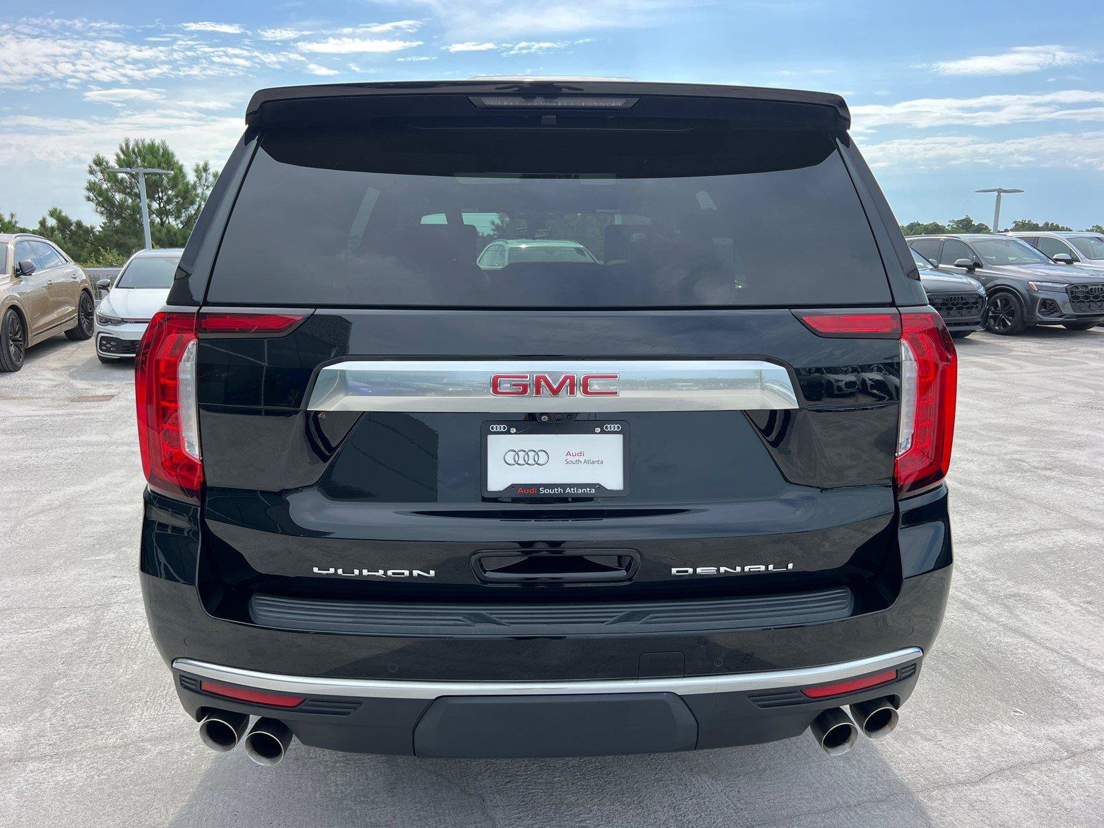 Used 2021 GMC Yukon Denali w/ Denali Premium Package AWD/4WD image 6