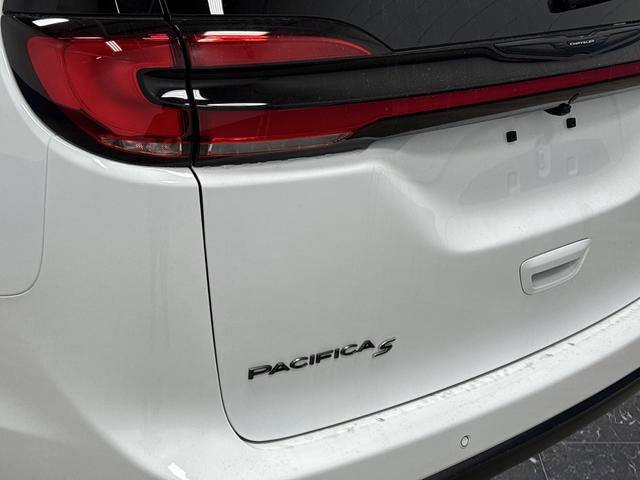 New 2026 Chrysler Pacifica Select image 34