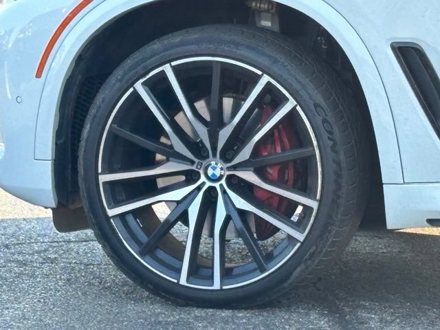 Used 2022 BMW X5 xDrive40i w/ M Sport Package AWD/4WD image 8